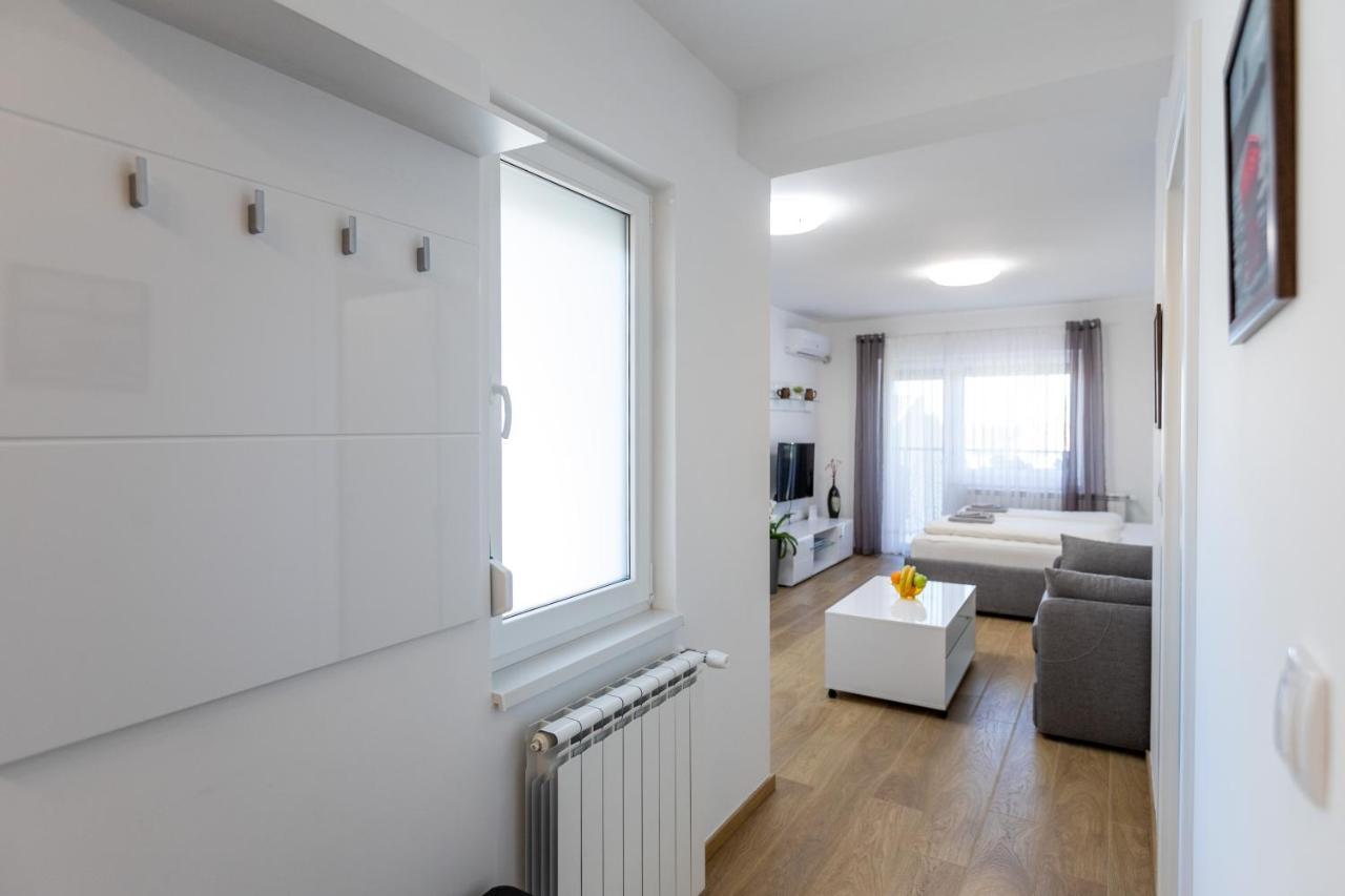 Mb Apartment Σουμπότικα Εξωτερικό φωτογραφία